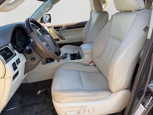Used 2019 Lexus GX 460 Premium w/ Premium Package AWD/4WD image 16