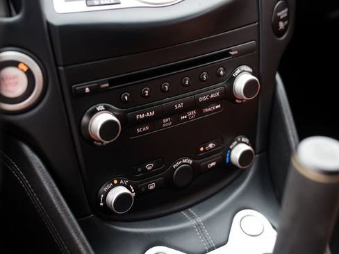 Used 2016 Nissan 370Z Touring RWD image 60