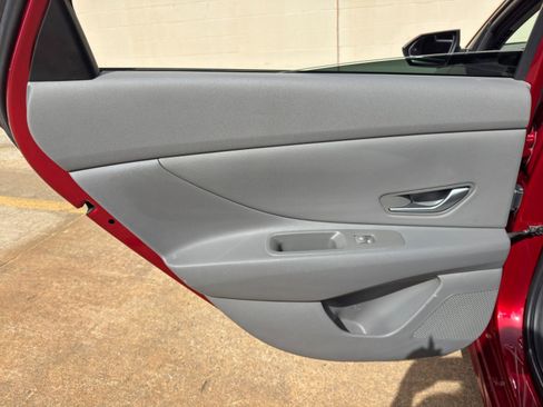 Used 2023 Hyundai Elantra SEL w/ Convenience Package image 37