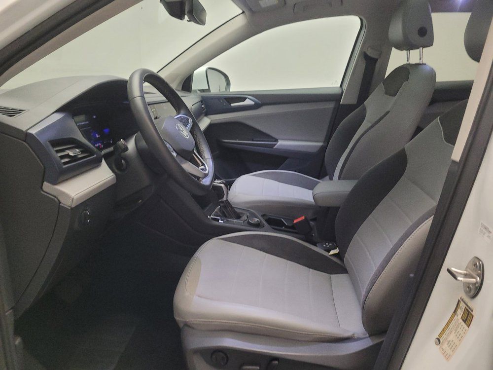 Used 2023 Volkswagen Taos SE w/ Panoramic Sunroof Package AWD/4WD image 17