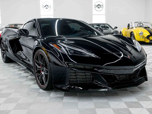 Used 2024 Chevrolet Corvette Z06 w/ Stealth Interior Trim Package RWD image 13