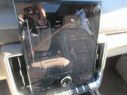 New 2026 GMC Yukon XL Denali w/ Denali Reserve Package image 20