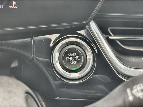 Used 2024 Chevrolet Trax RS w/ Sunroof Package FWD image 16