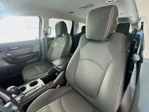 Used 2017 Chevrolet Traverse LT w/ Style and Technology Package FWD image 20