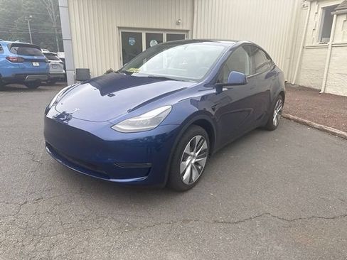 Used 2023 Tesla Model Y Long Range AWD/4WD image 3