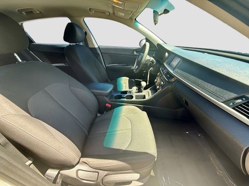 Used 2018 Kia Optima LX w/ 17" Alloy Wheels Package image 28