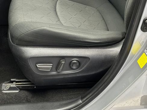 Used 2021 Toyota RAV4 XLE FWD image 12