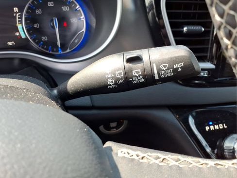 Used 2025 Chrysler Pacifica Select FWD image 22