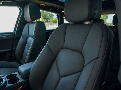 New 2026 Porsche Macan image 5