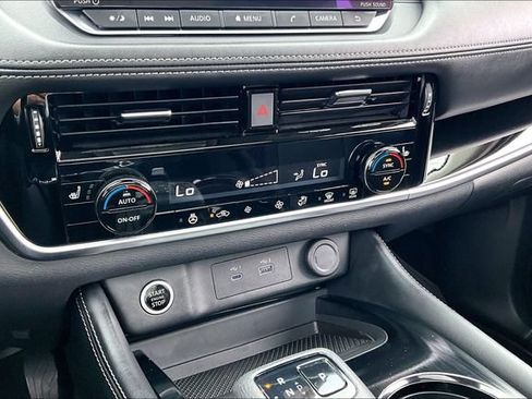 Used 2023 Nissan Rogue SL FWD image 25