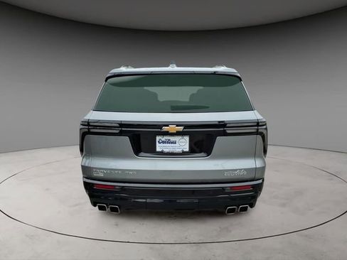 Used 2026 Chevrolet Traverse High Country w/ LPO, Floor Liner Package AWD/4WD image 7