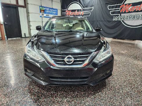 Used 2016 Nissan Altima 2.5 SV w/ Convenience Package image 2