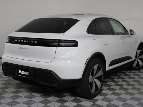 New 2026 Porsche Macan 4 Electric image 7