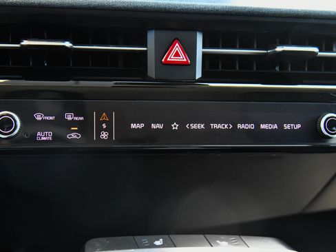 Used 2024 Kia EV6 Light RWD image 32