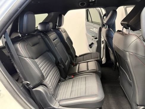 Used 2025 Ford Explorer ST-Line w/ Premium Package AWD/4WD image 27