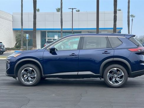 Used 2024 Nissan Rogue SV image 7