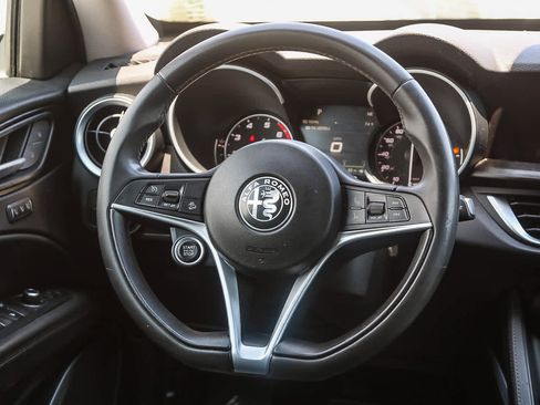 Used 2019 Alfa Romeo Stelvio RWD image 16