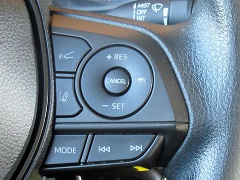 Used 2022 Toyota Corolla LE image 20