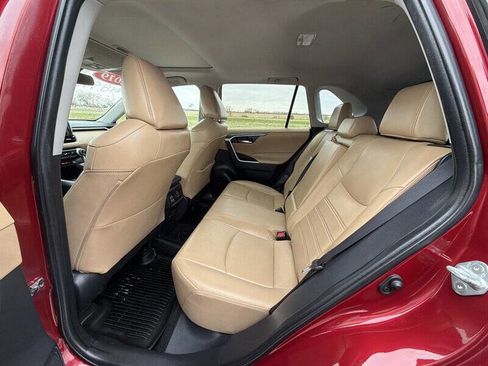 Used 2019 Toyota RAV4 XLE Premium w/ Cold Weather Package AWD/4WD image 22