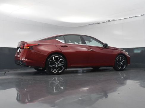 New 2025 Nissan Altima 2.5 SR image 22