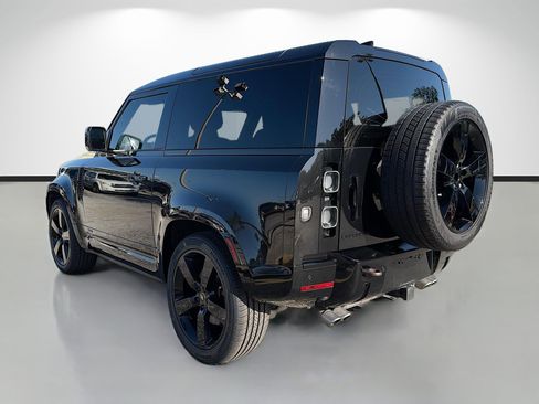 Used 2023 Land Rover Defender 90 V8 AWD/4WD image 5