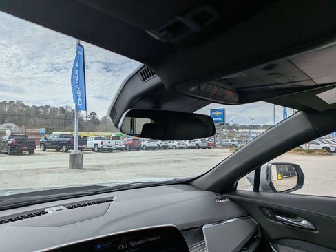 Used 2025 Cadillac XT4 Premium Luxury image 27