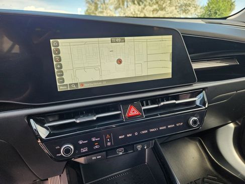 Certified 2024 Kia Niro EX image 25