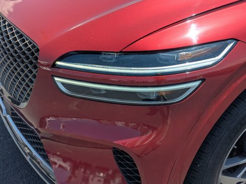 Used 2023 Genesis GV70 2.5T w/ Select Package image 12