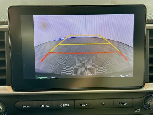 Used 2025 Hyundai Venue SEL FWD image 22