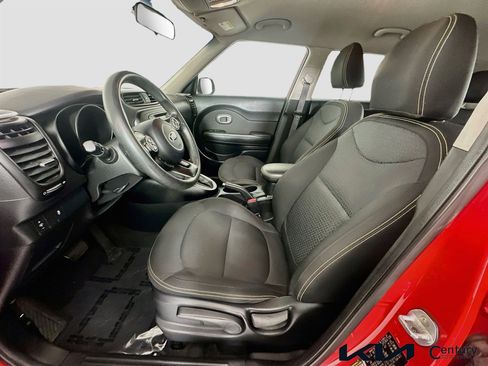 Used 2014 Kia Soul + FWD image 18