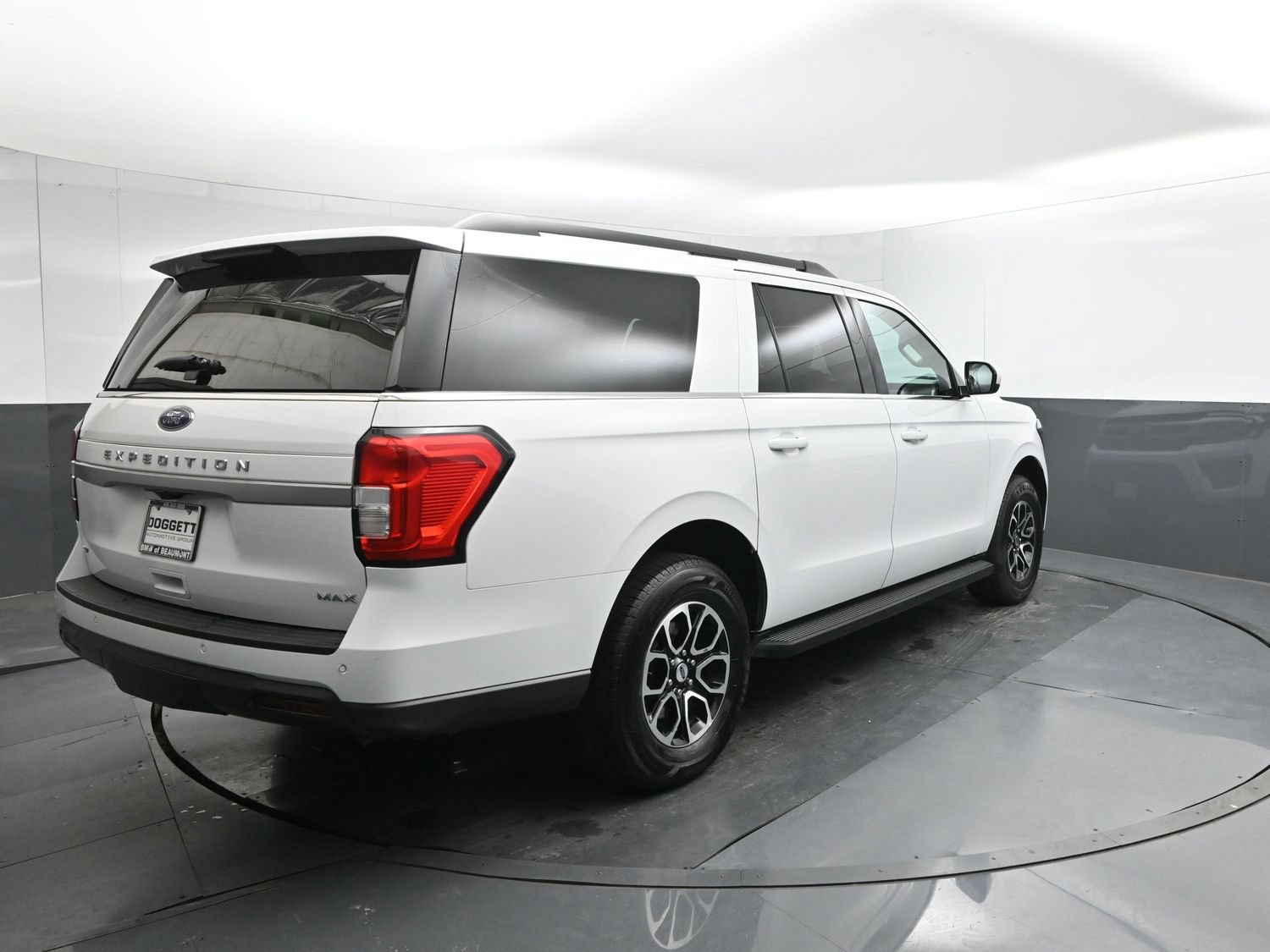 Used 2024 Ford Expedition Max XLT AWD/4WD image 8