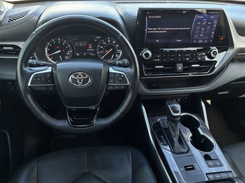 Used 2020 Toyota Highlander Limited FWD image 15