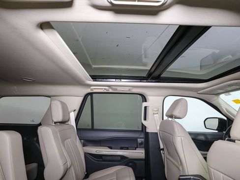Used 2023 Ford Expedition Limited AWD/4WD image 22