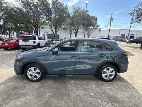 Used 2025 Honda HR-V LX image 3
