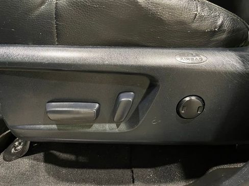 Used 2014 Toyota Tundra Limited w/ Limited Premium Package image 37