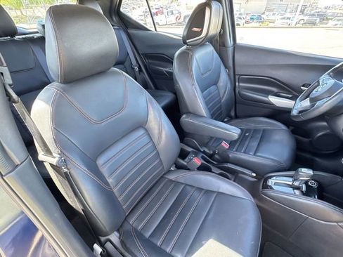 Used 2019 Nissan Kicks SR w/ SR Premium Package FWD image 27