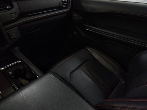 Used 2023 Ford Expedition Limited image 24