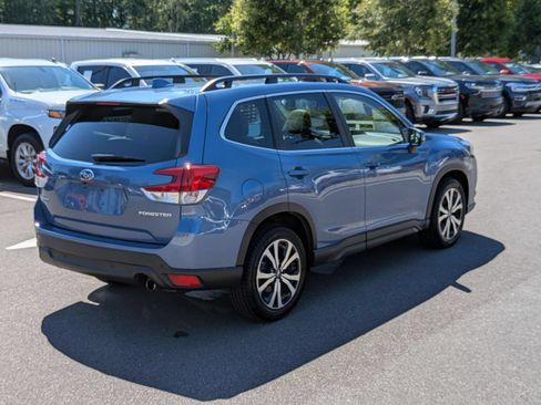Used 2023 Subaru Forester Limited AWD/4WD image 3