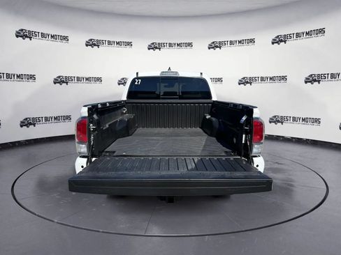 Used 2021 Toyota Tacoma TRD Off-Road w/ Technology Package AWD/4WD image 22