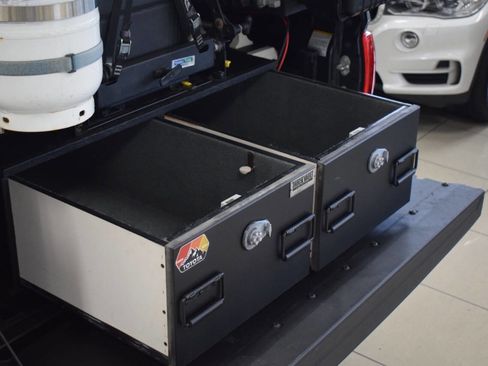 Used 2017 Toyota Tacoma TRD Off-Road image 28