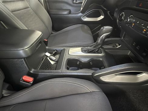 Used 2022 Nissan Frontier SV image 34
