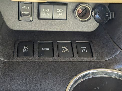 Used 2018 Toyota Highlander XLE image 31