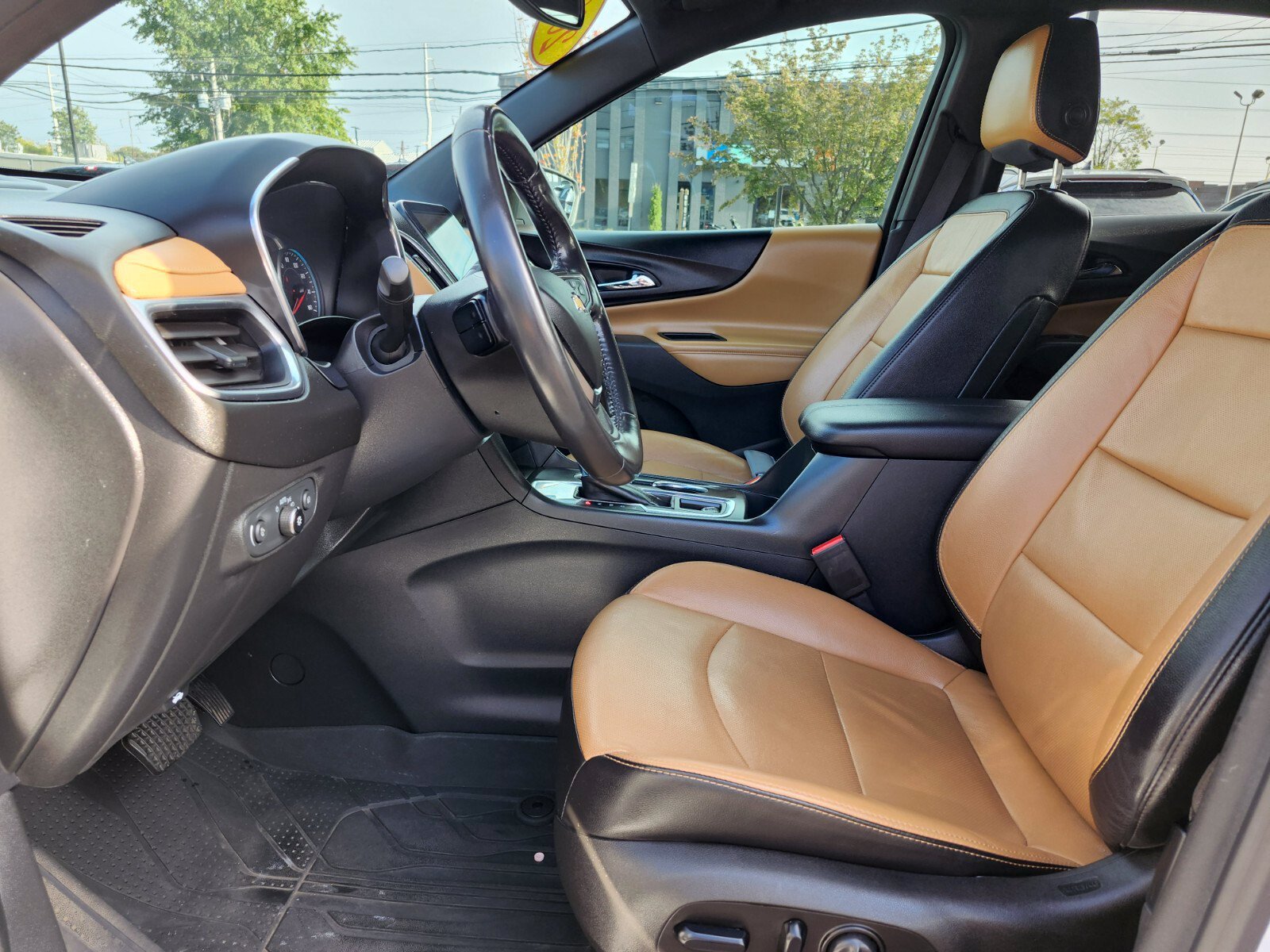 Used 2021 Chevrolet Equinox Premier FWD image 18
