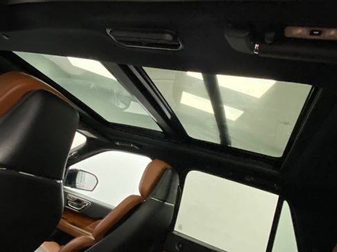 Used 2019 Lincoln Navigator Reserve image 38