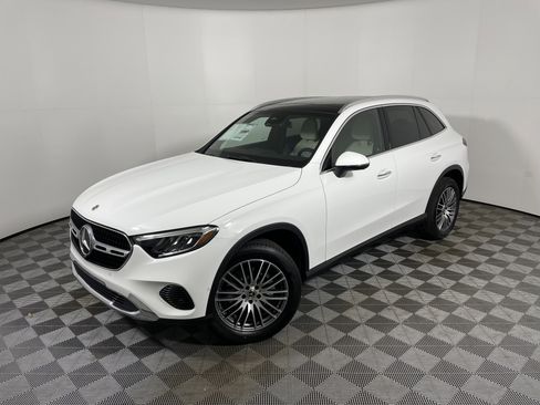 Used 2025 Mercedes-Benz GLC 300 image 1