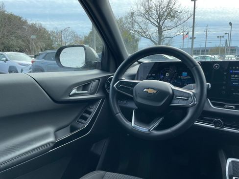 Used 2025 Chevrolet Equinox LT image 33