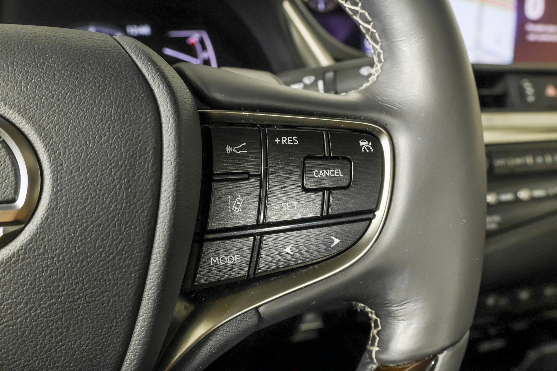 Used 2020 Lexus ES 350 w/ Luxury Package FWD image 32