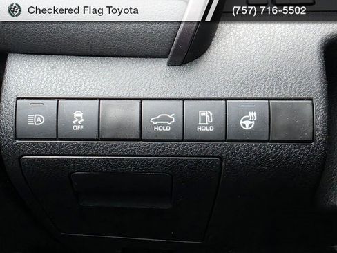 Used 2023 Toyota Camry SE w/ Cold Weather Package image 11