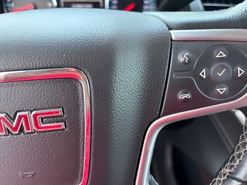 Used 2019 GMC Yukon SLT AWD/4WD image 11