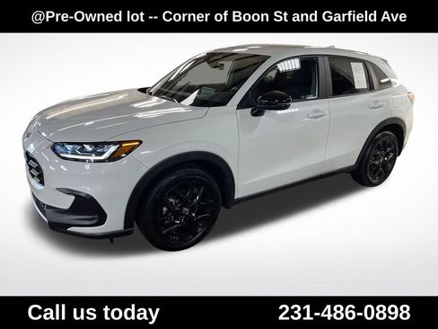 Used 2024 Honda HR-V Sport image 1